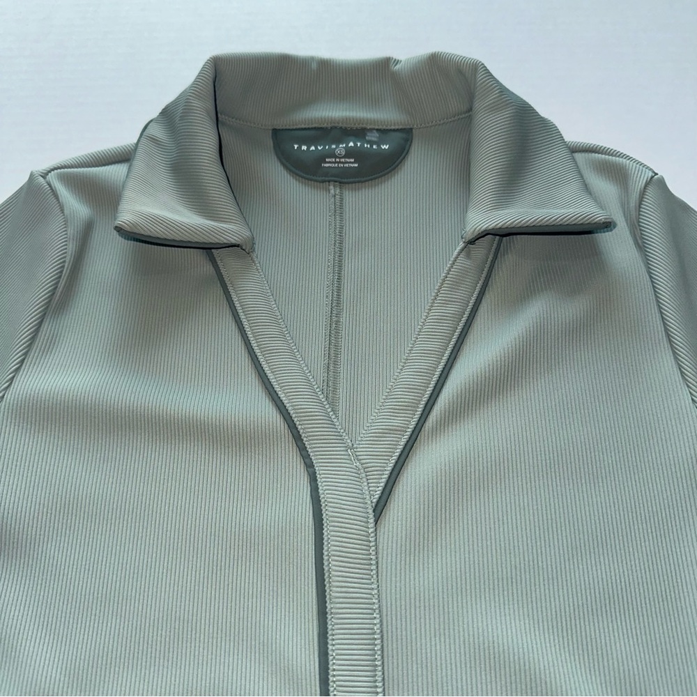 Travis Mathew Tropical Outlook Moveknit Rib Polo Athleisure Activewear - Picture 5 of 8
